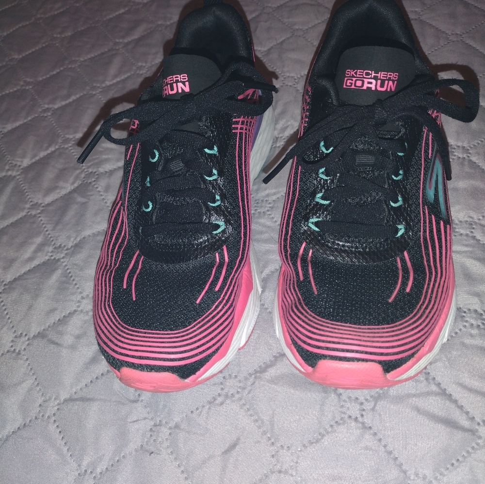 Women's Skechers Go Run with goga mat insoles